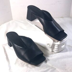 Vince Cachet Black Leather Open Toe Womens Slip On Chunky Heel U Cut Mule Sandal